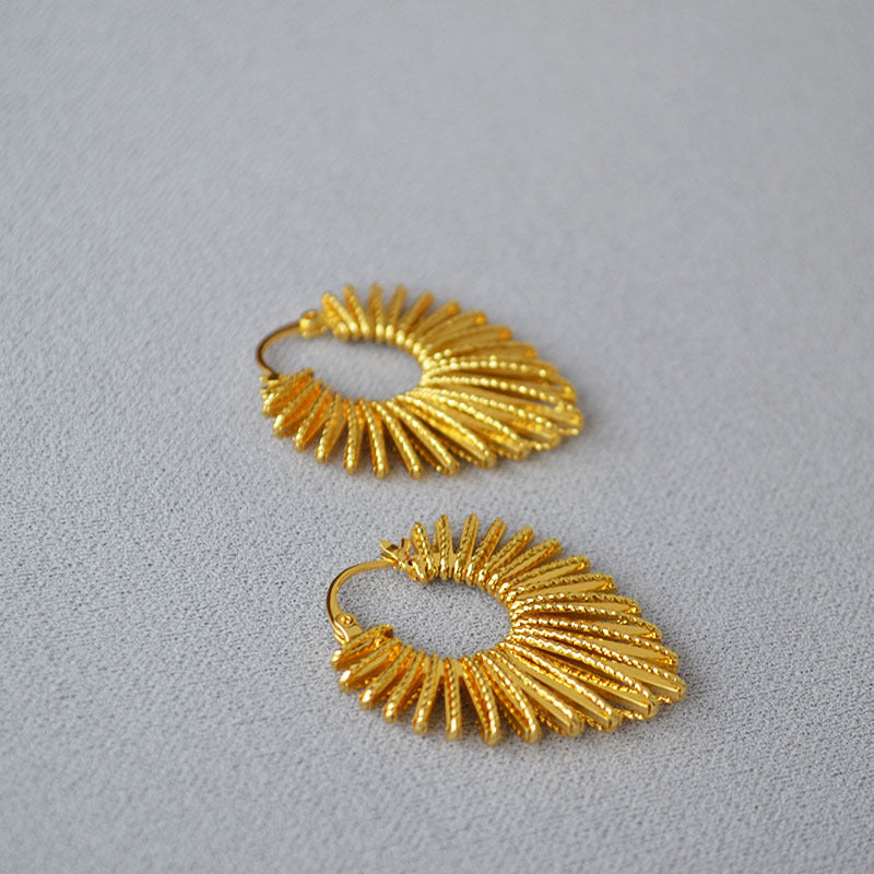 Atemberaubende Gold Ohrring für den Alltag