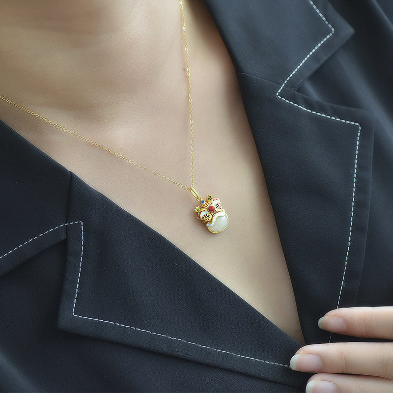 Zarte handwerkliche Halskette