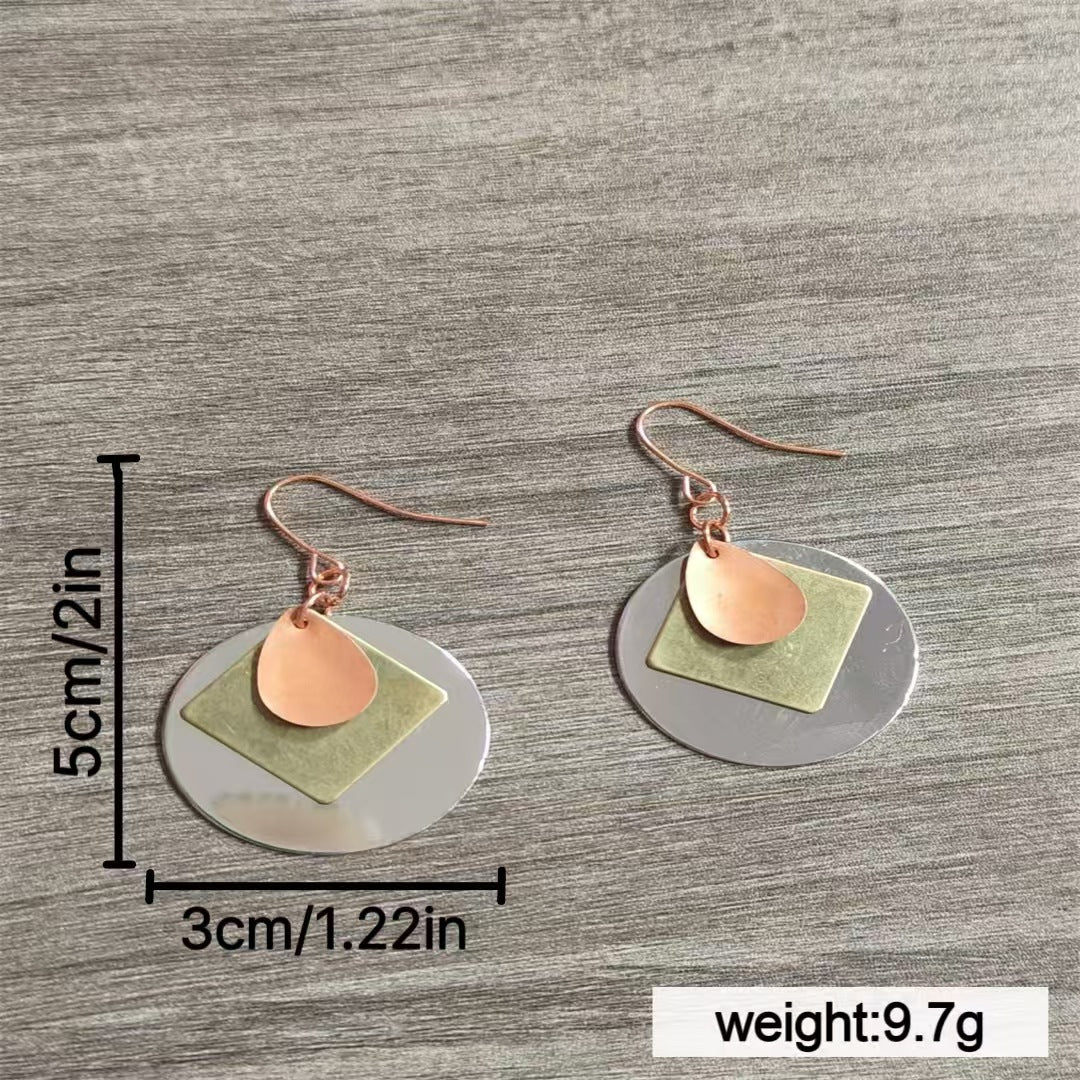 Zarte handwerkliche Ohrring