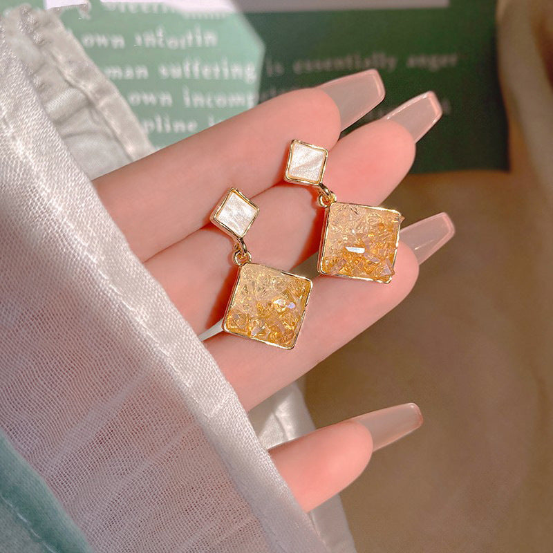 Atemberaubende Ohrring für den Alltag