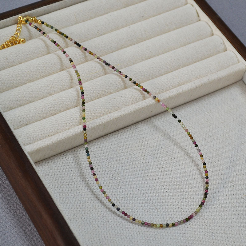 Schöne Halskette mit einzigartigem Stil