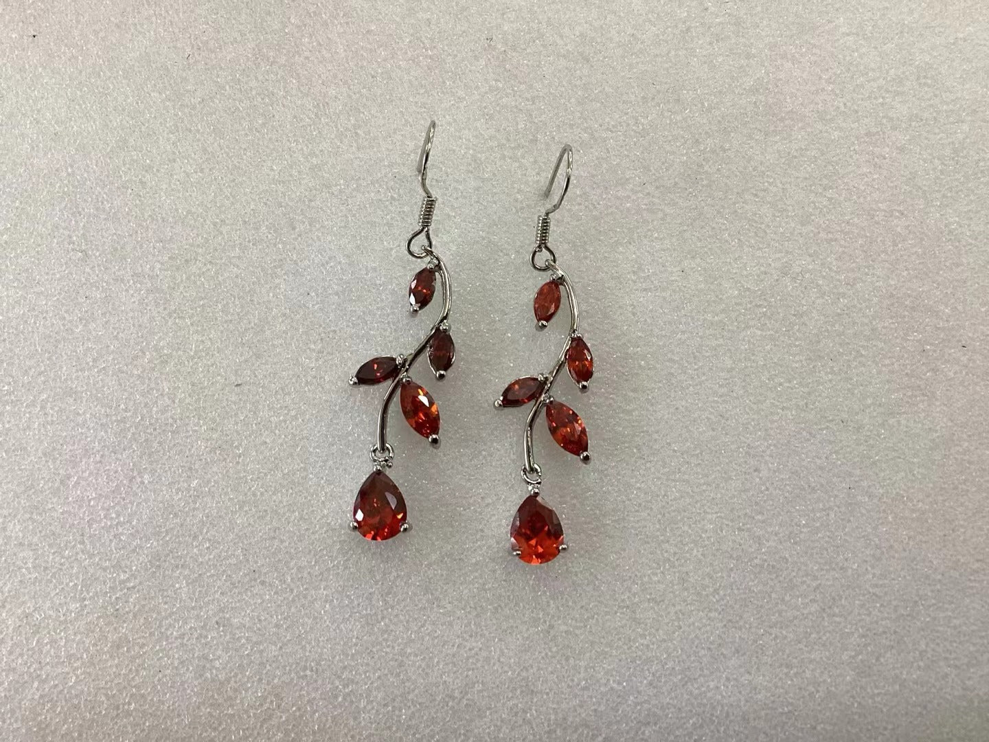 Zarte handwerkliche Ohrring