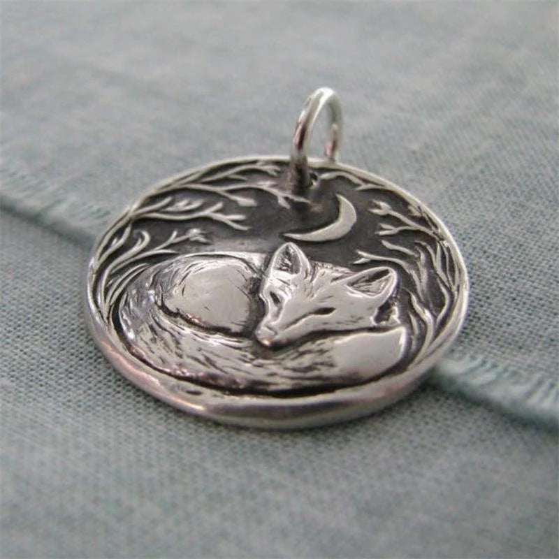 Zarte handwerkliche Halskette