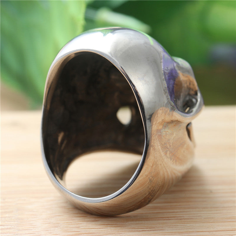 Zarte handwerkliche Ring