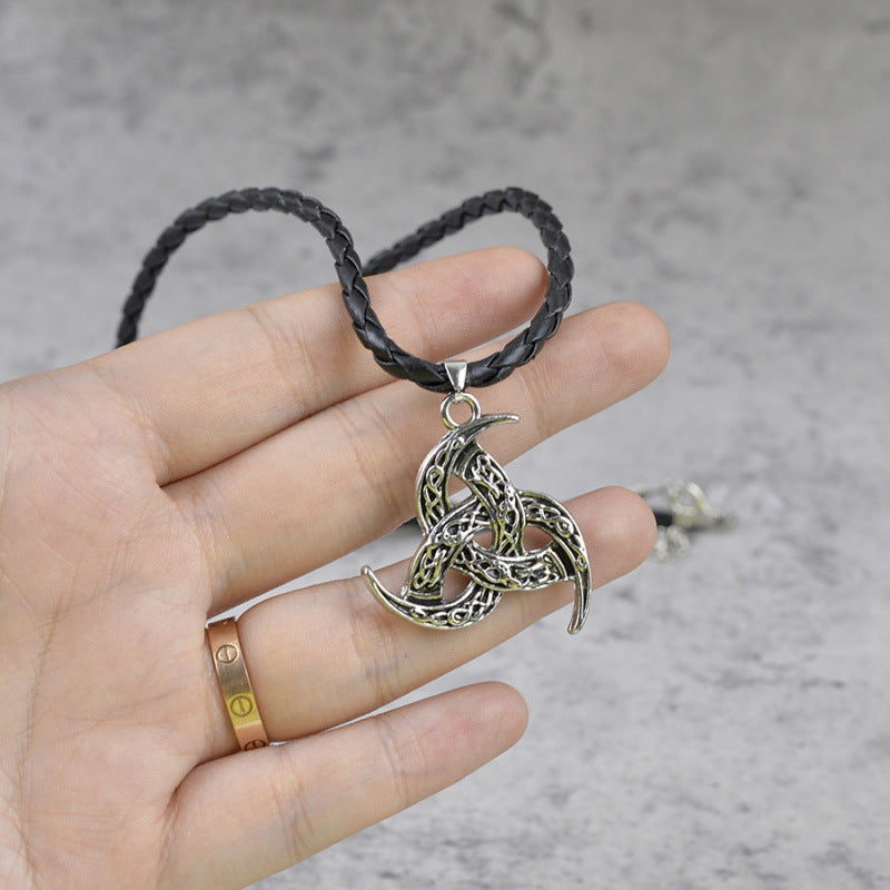 Schöne Halskette mit einzigartigem Stil