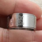 Zarte handwerkliche Ring