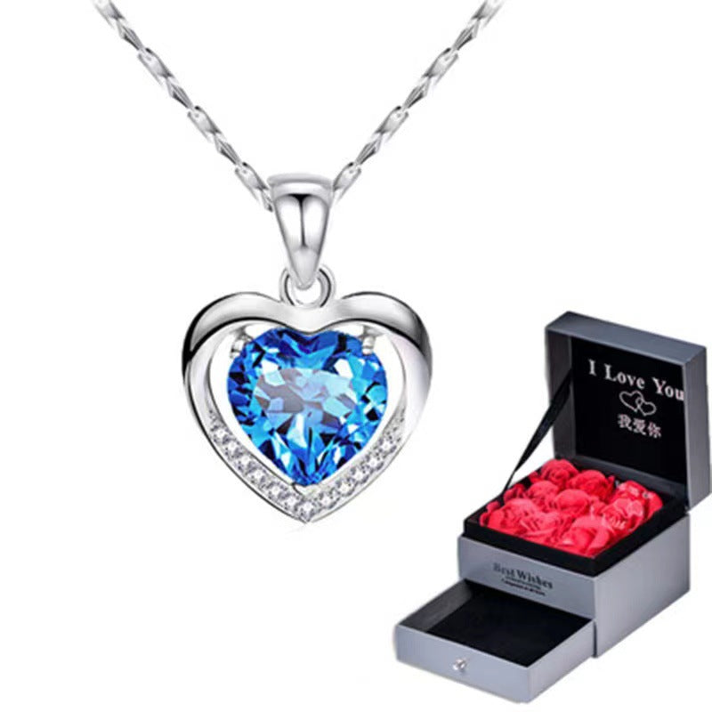 Schöne Halskette mit einzigartigem Stil