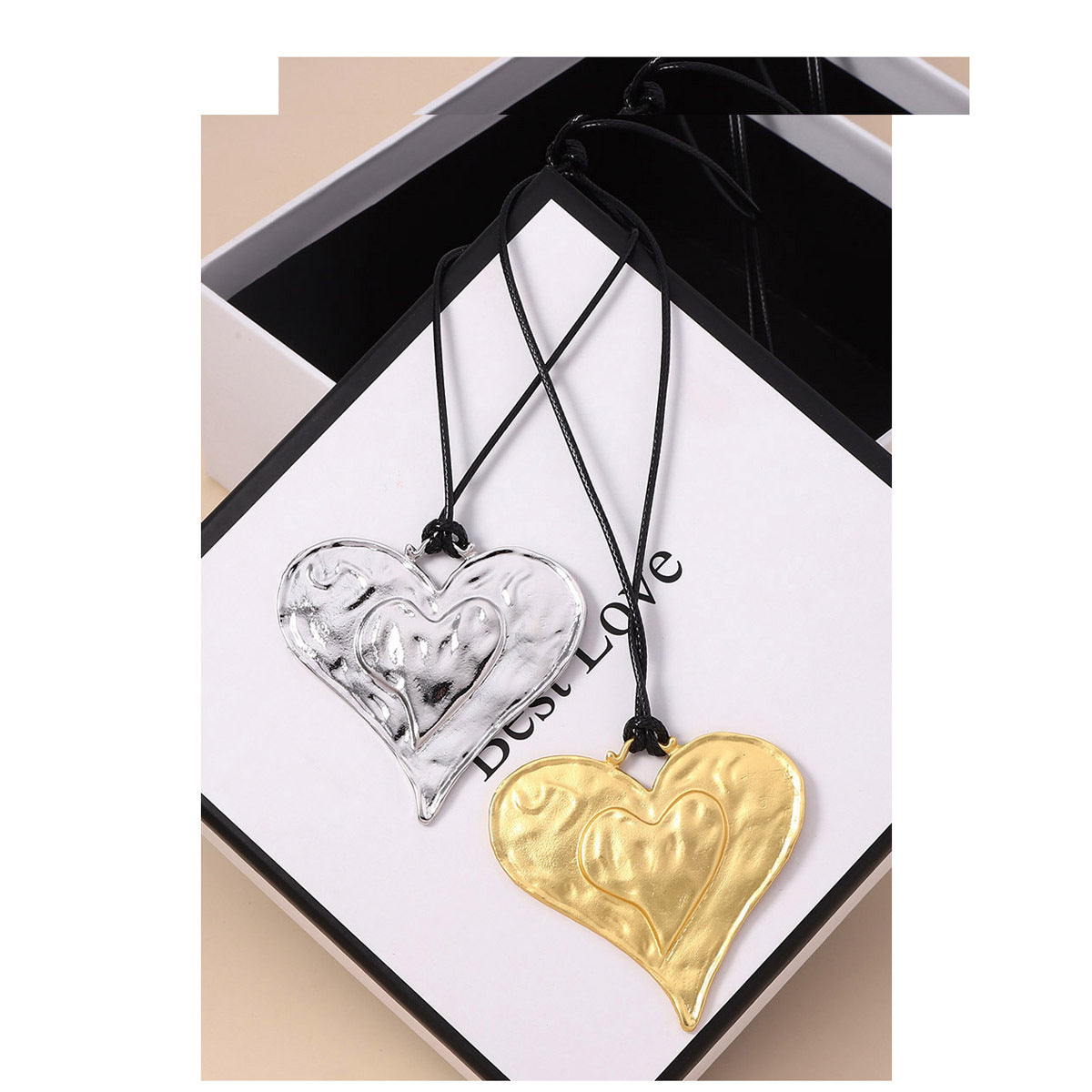 Schöne Halskette mit einzigartigem Stil