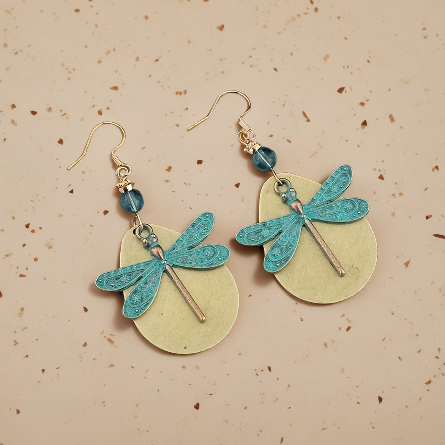 Schöne Ohrring mit einzigartigem Stil