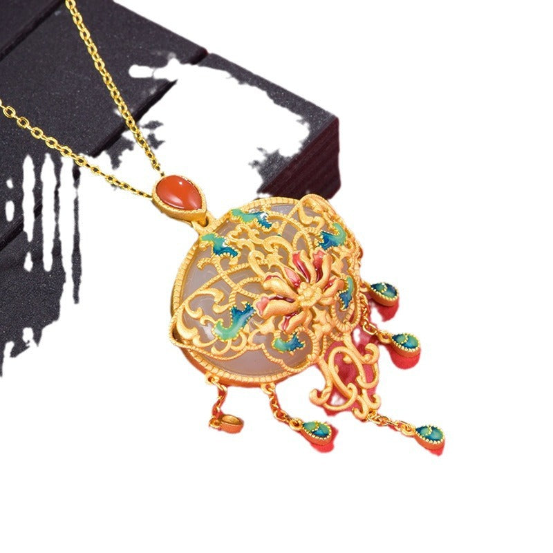 Schöne Halskette mit einzigartigem Stil