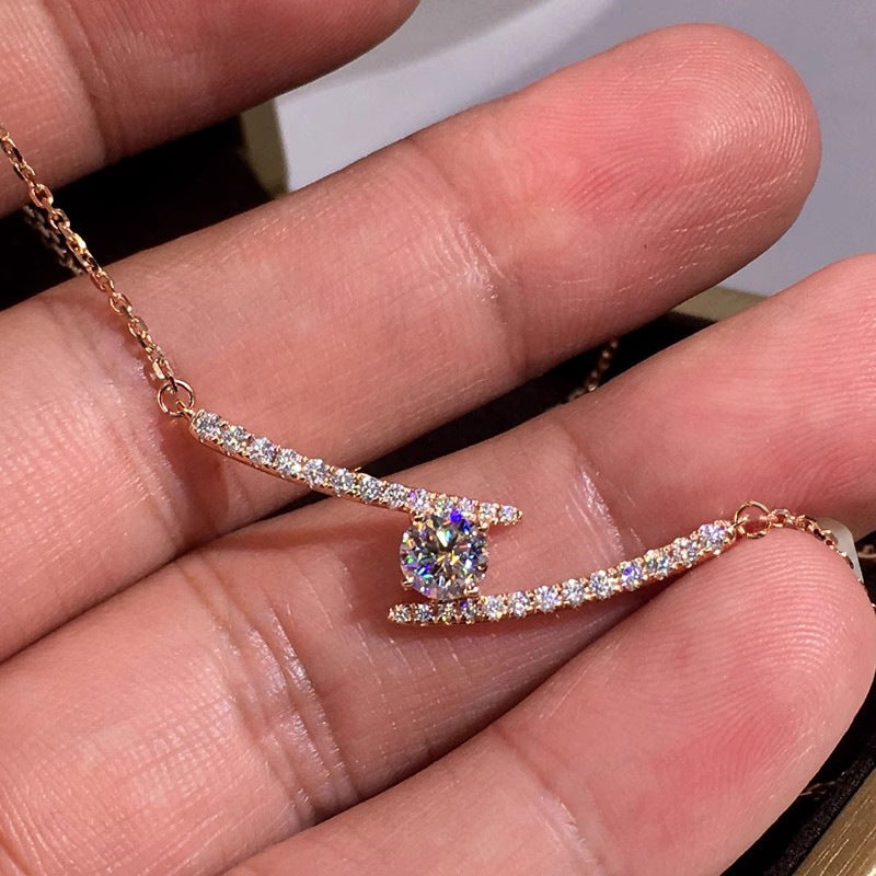 Schöne Gold Halskette mit einzigartigem Stil