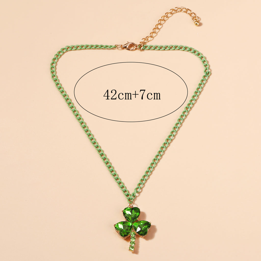 Zarte handwerkliche Halskette