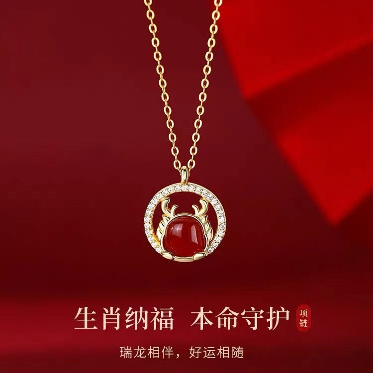 Schöne Halskette mit einzigartigem Stil