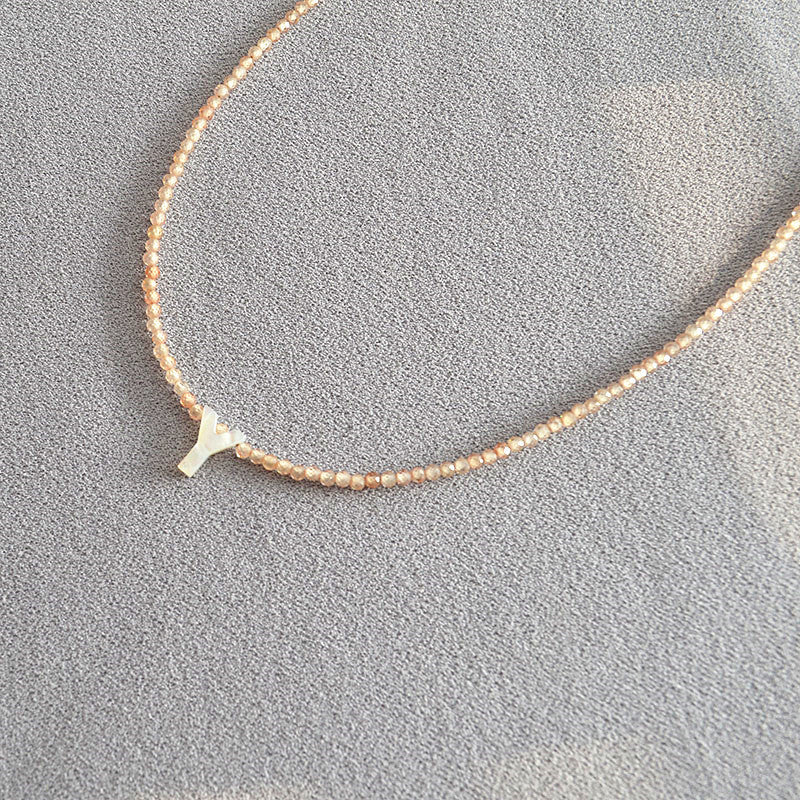 Schöne Halskette mit einzigartigem Stil