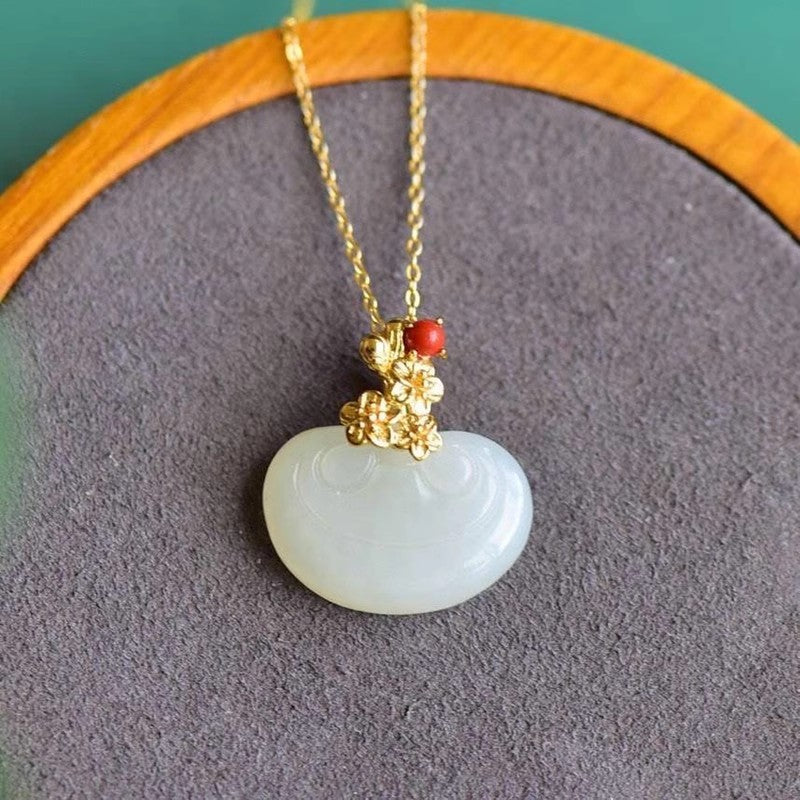 Schöne Gold Halskette mit einzigartigem Stil