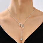 Schöne Halskette mit einzigartigem Stil