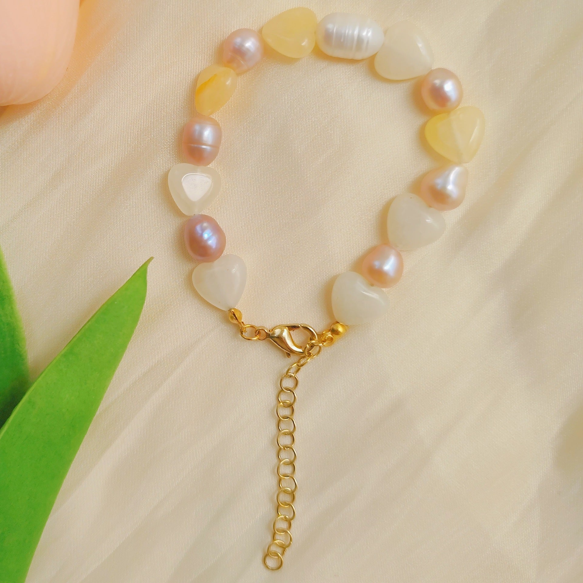 Schöne Perlen Armband mit einzigartigem Stil