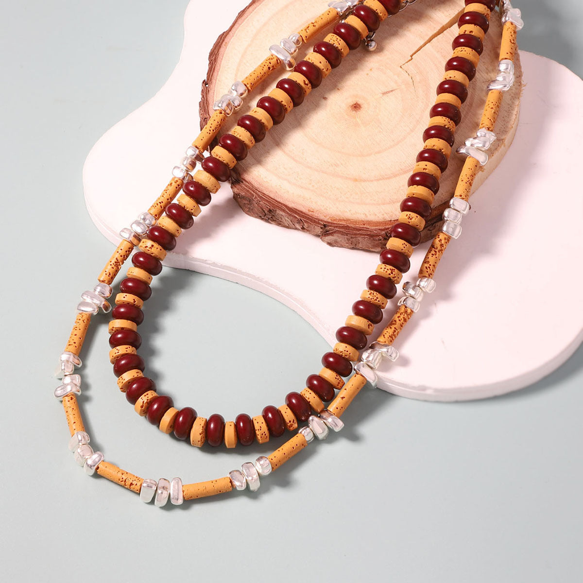 Schöne Halskette mit einzigartigem Stil