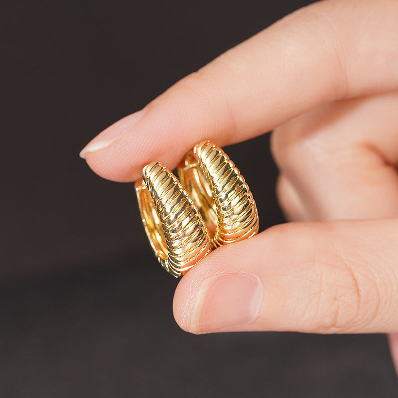 Atemberaubende Ohrring für den Alltag