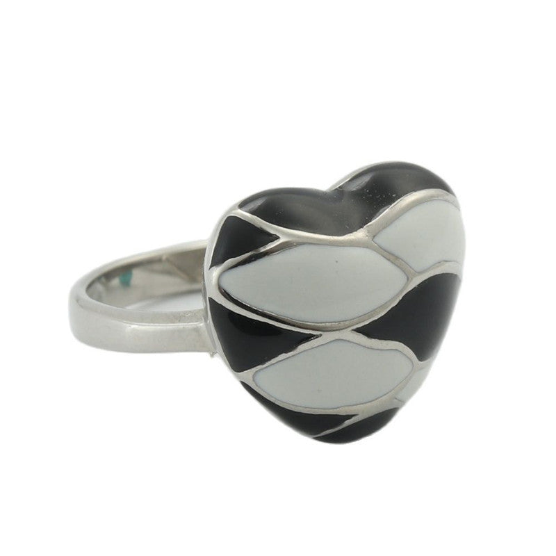 Zarte handwerkliche Ring