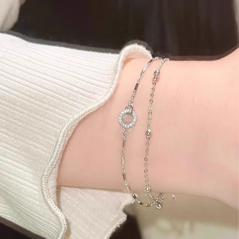 Schöne Armband mit einzigartigem Stil