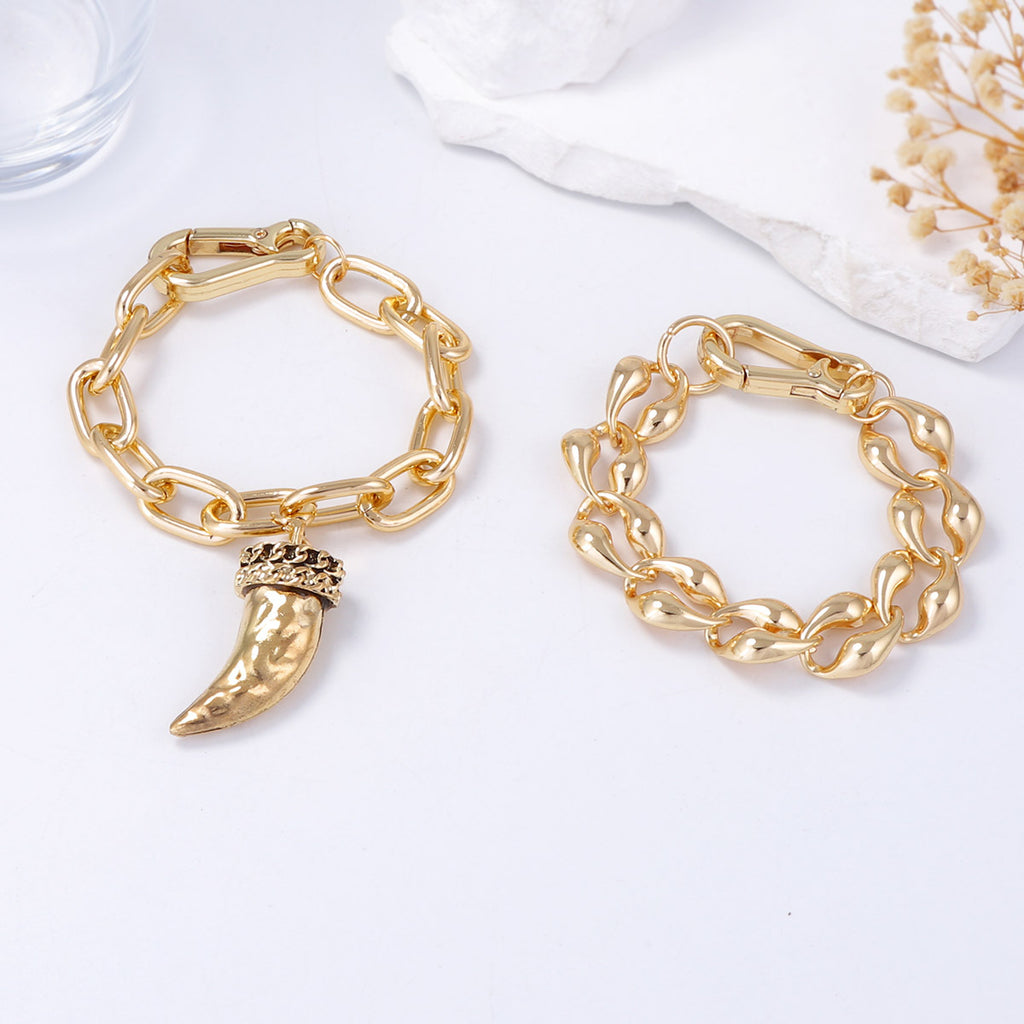 Schöne Halskette mit einzigartigem Stil