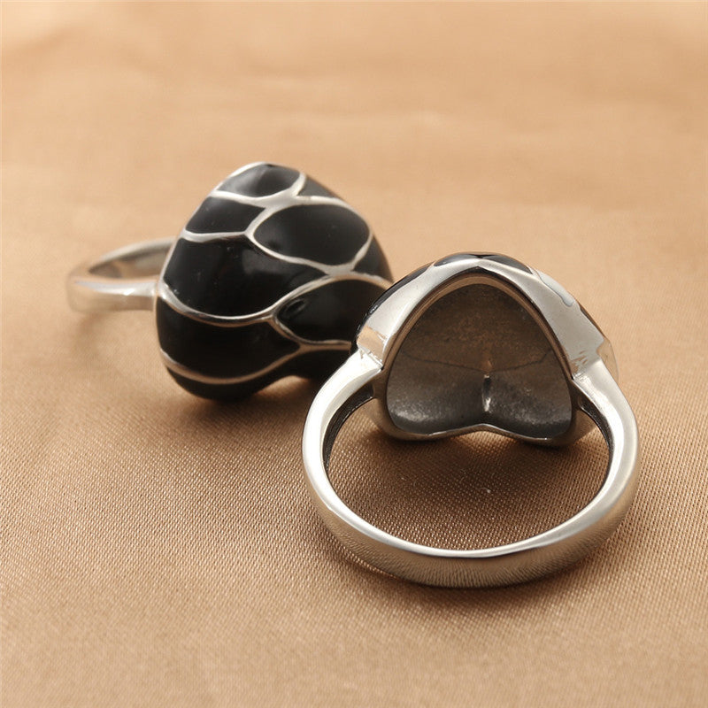 Zarte handwerkliche Ring