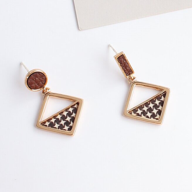 Atemberaubende Ohrring für den Alltag