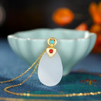 Schöne Gold Halskette mit einzigartigem Stil