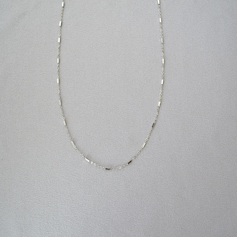 Schöne Silber Halskette mit einzigartigem Stil