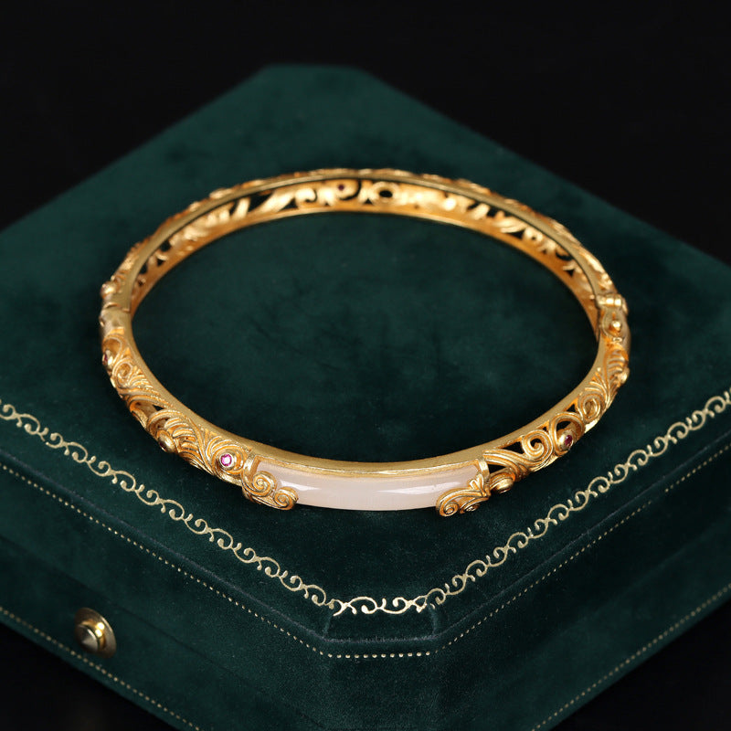 Schöne Gold Armband mit einzigartigem Stil