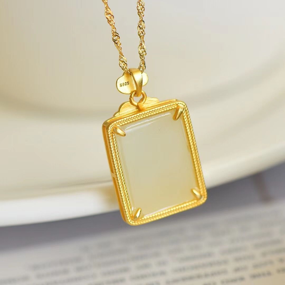 Zarte handwerkliche Halskette