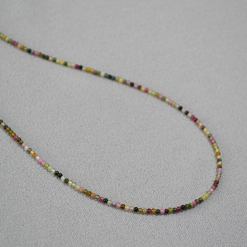 Schöne Halskette mit einzigartigem Stil