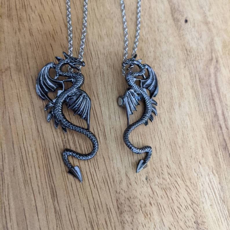 Schöne Halskette mit einzigartigem Stil