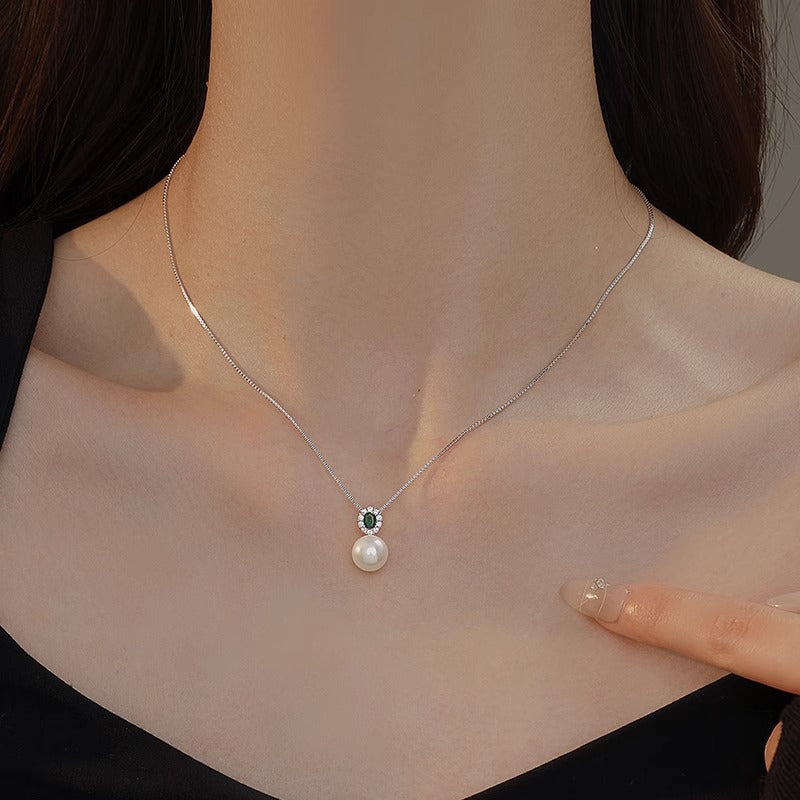 Schöne Perlen Halskette mit einzigartigem Stil