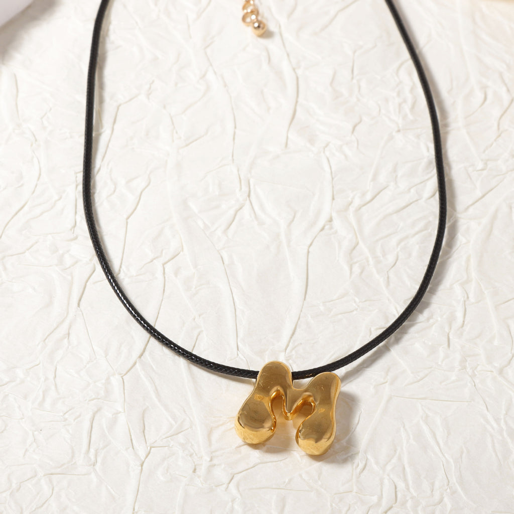 Zarte handwerkliche Halskette