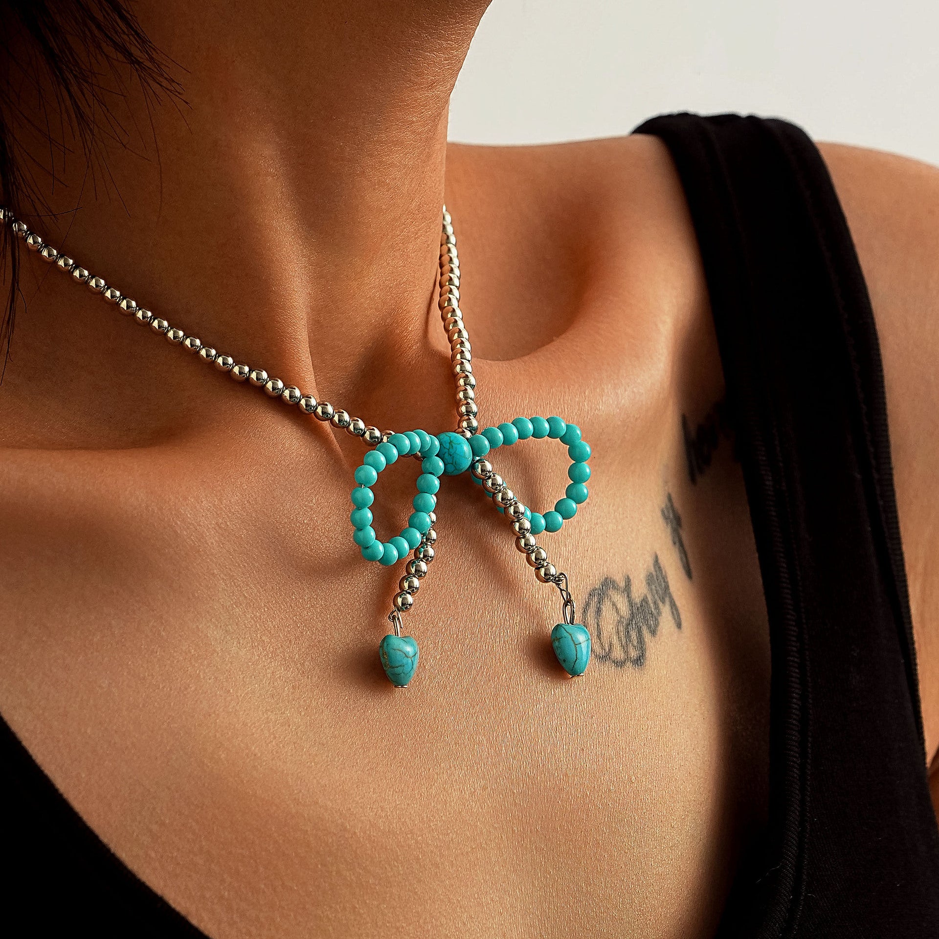 Schöne Halskette mit einzigartigem Stil