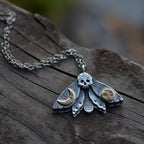 Schöne Halskette mit einzigartigem Stil