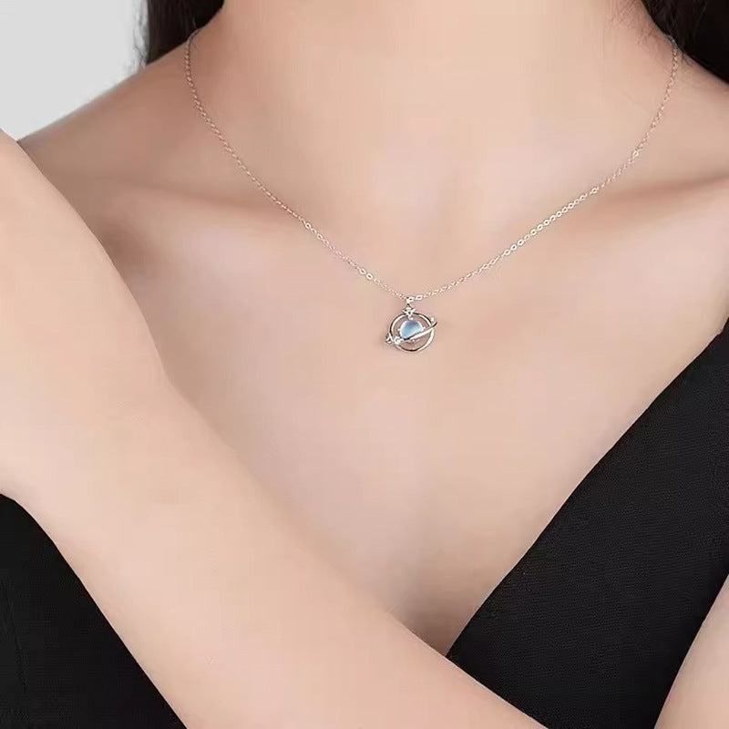 Schöne Halskette mit einzigartigem Stil