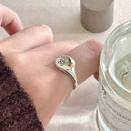 Zarte handwerkliche Ring