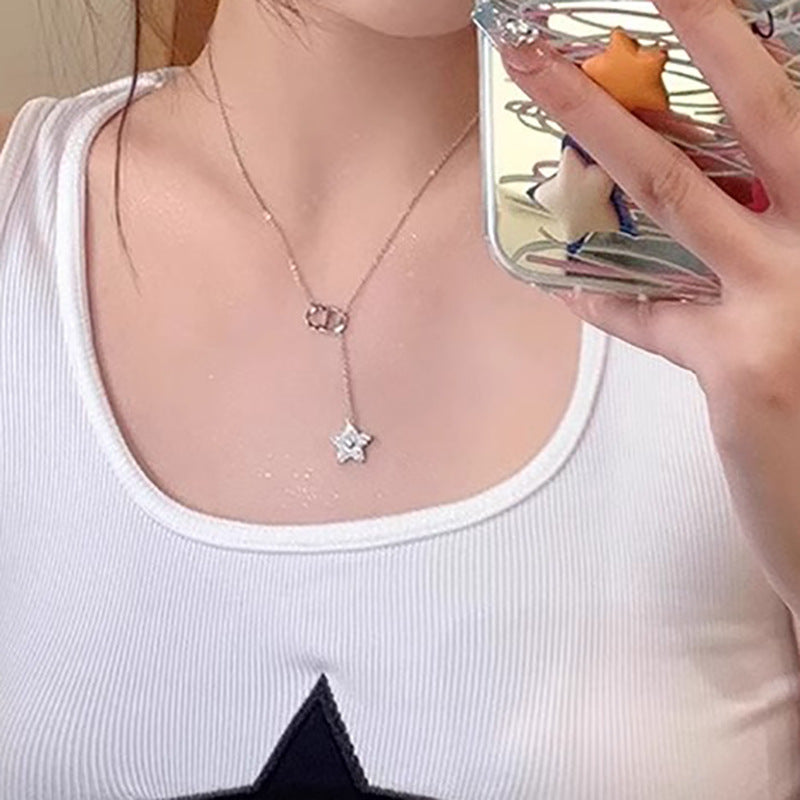 Schöne Halskette mit einzigartigem Stil