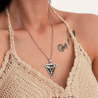 Schöne Halskette mit einzigartigem Stil