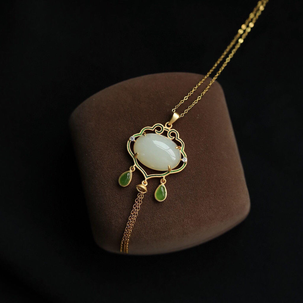 Schöne Gold Halskette mit einzigartigem Stil