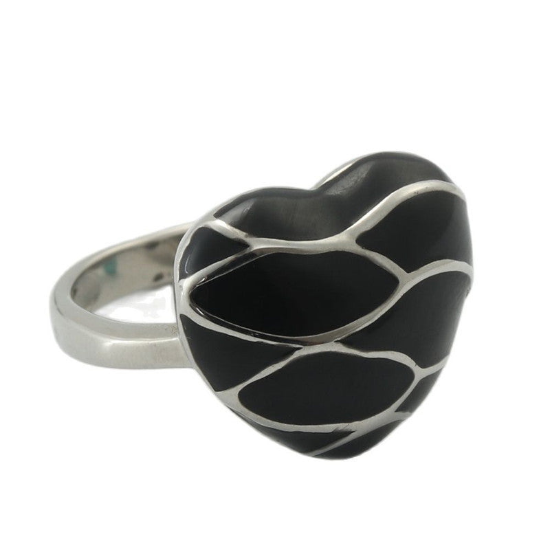 Zarte handwerkliche Ring