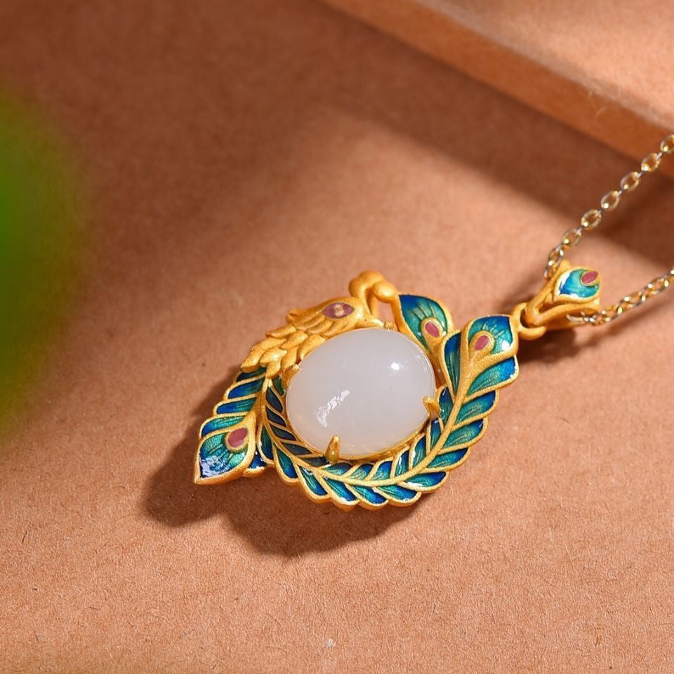 Schöne Gold Halskette mit einzigartigem Stil