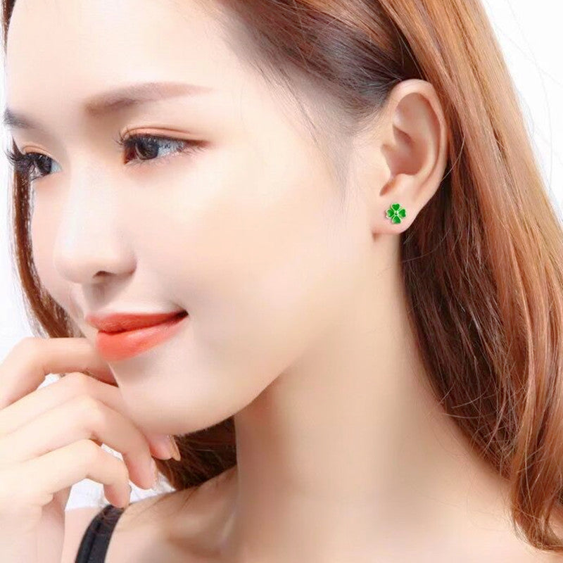 Zarte handwerkliche Ohrring