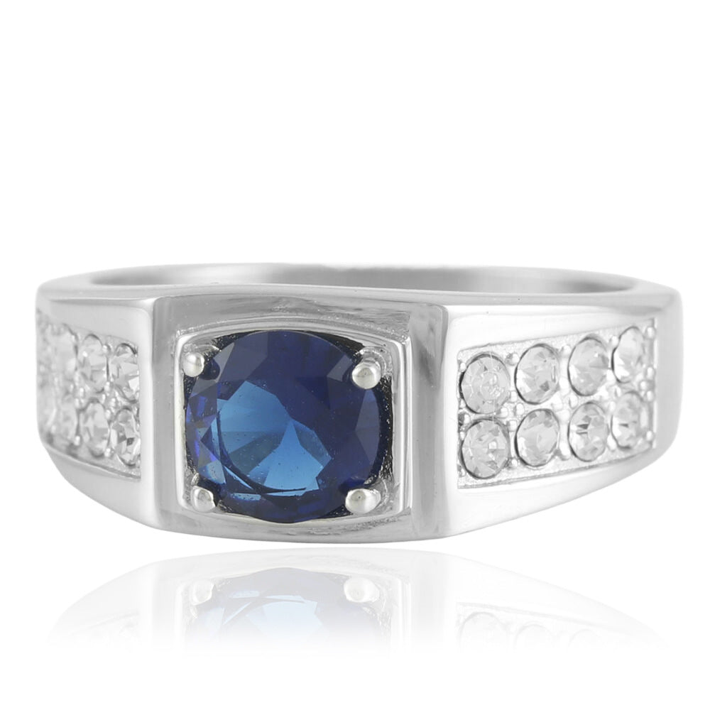 Zarte handwerkliche Ring