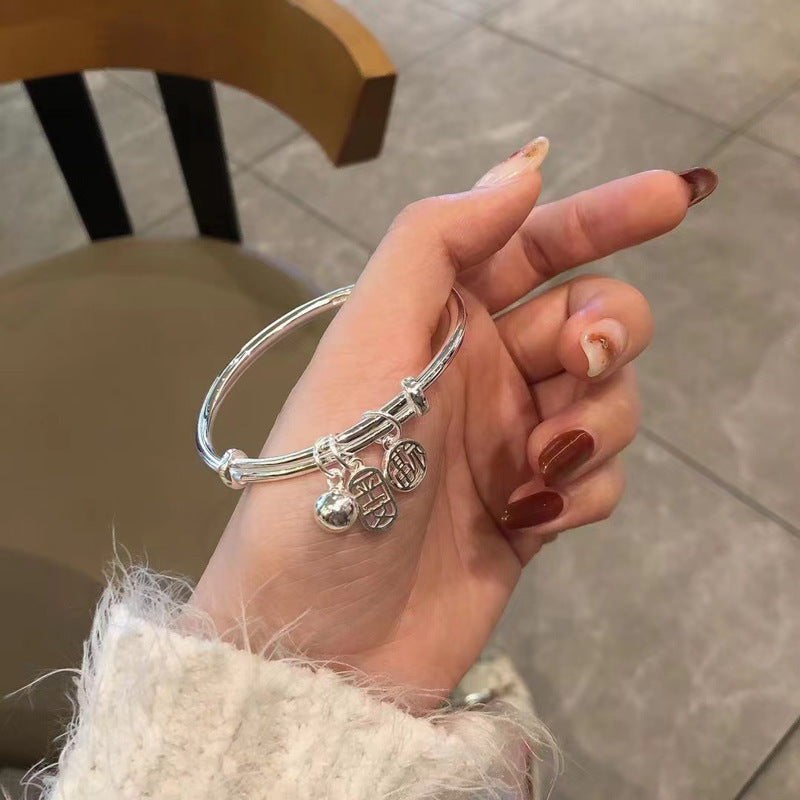 Schöne Armband mit einzigartigem Stil