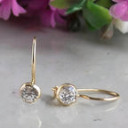 Zarte handwerkliche Ohrring