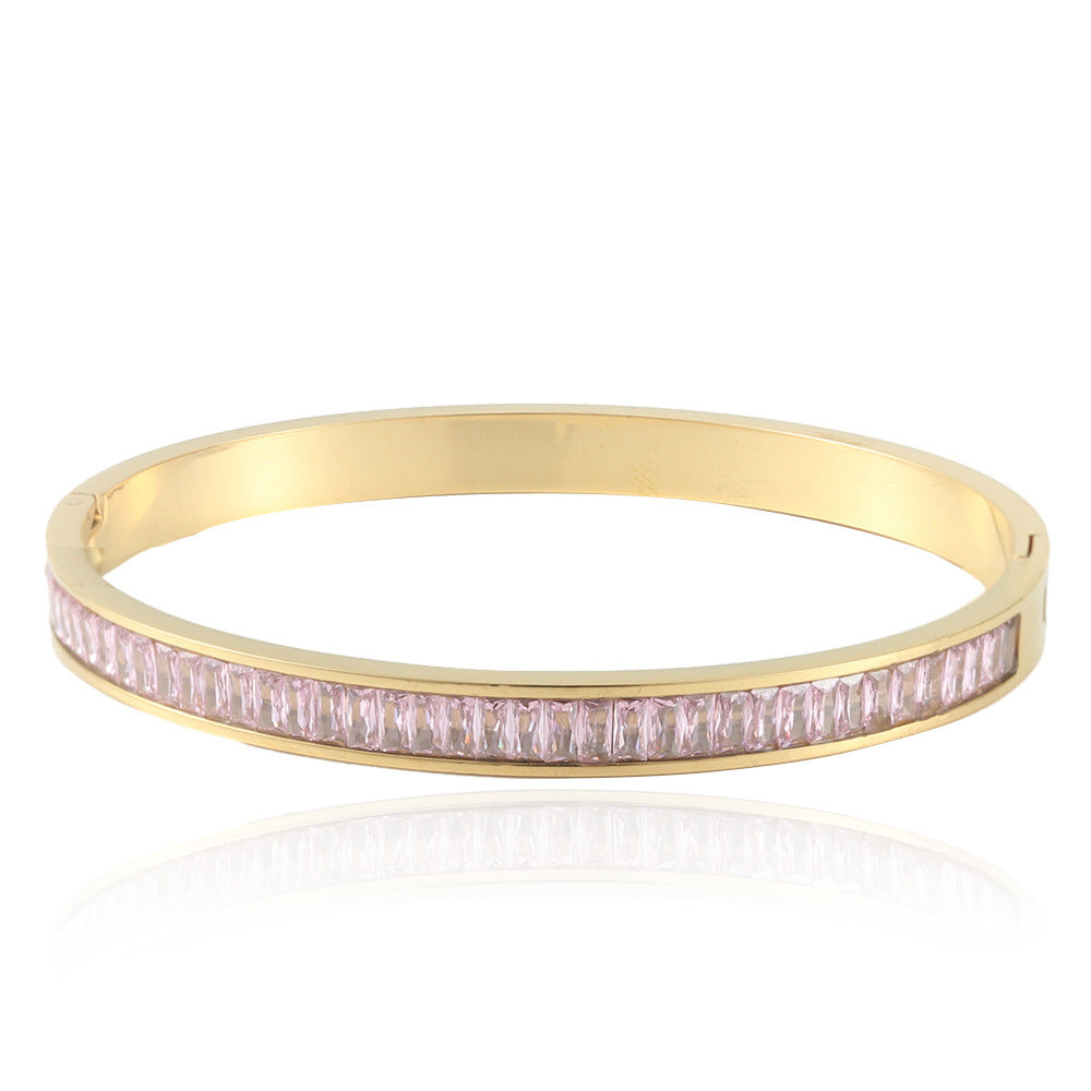 Schöne Armband mit einzigartigem Stil